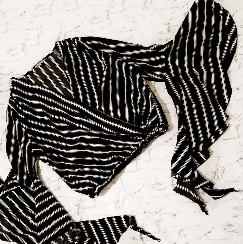 Sale! ⚡Bell sleeve blouse